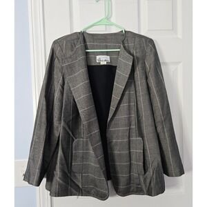 Fabrications Womans 2 Piece Blazer & Skirt Set. Size Medium